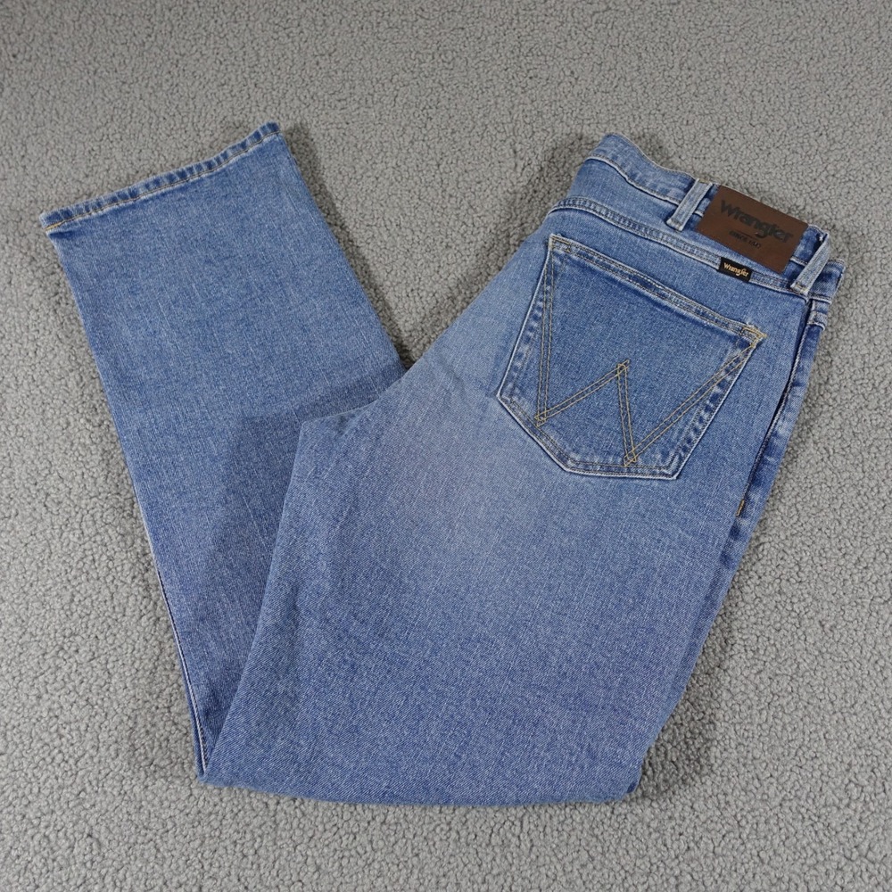 Wrangler Regular Fit Advanced Comfort Jeans Men 34X30 Lighter Blue NEW